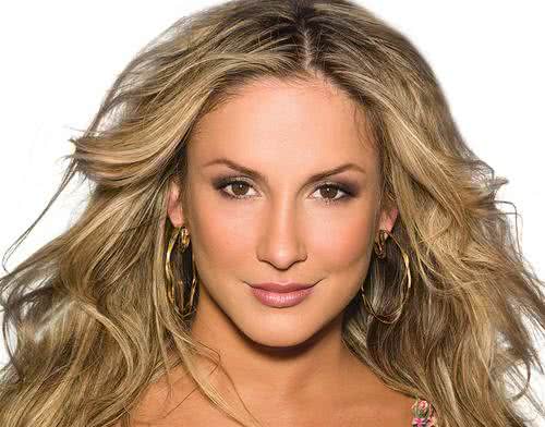 Imagem Claudia Leitte consegue R$ 5,8 mi através da Lei Rouanet
