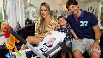 Imagem Claudia Leitte se muda de vez para o Rio e matricula filho em escola