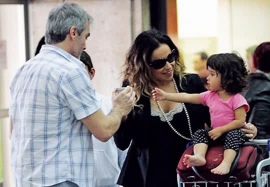 Imagem Daniela Mercury ganha direito de adoção e guarda definitiva de três crianças 