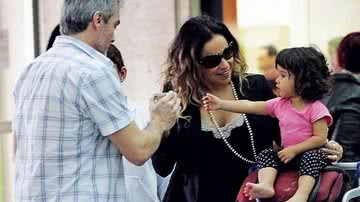 Imagem Daniela Mercury ganha direito de adoção e guarda definitiva de três crianças 