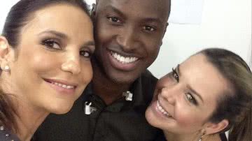 Imagem Ivete posa com Daniela Mercury, Durval, Carol Dieckmann e outros famosos. Veja