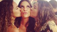 Imagem Daniela Mercury e Malu dão beijaço em Ivete Sangalo