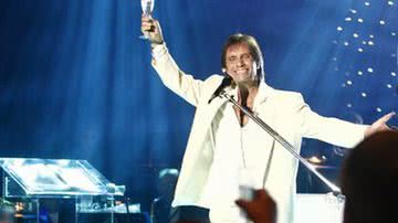 Imagem Grupo Costa encerra contrato com o Rei Roberto Carlos