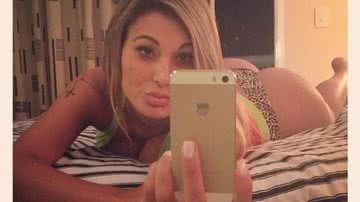 Imagem Andressa Urach provoca seguidores com calcinha fio dental