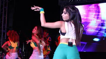 Imagem Anitta é vaiada em Goiânia após show
