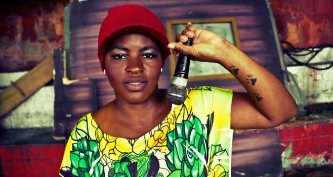 Imagem Funkeira desbocada chega para fazer show em Salvador. Saiba