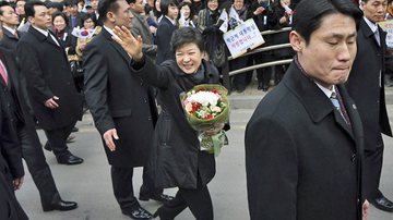 Imagem Psy rouba a cena em posse de presidente da Coreia do Sul