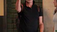 Imagem Mau humor: Lulu Santos dá dedo para fotógrafo em aeroporto