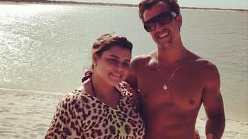 Imagem Preta Gil publica foto no colo do marido