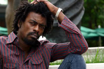 Imagem Seu Jorge se apresenta em Salvador antes de deixar o Brasil