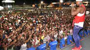 Imagem  Lavagem de Arembepe: Parangolé anima o público no palco principal