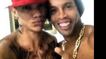 Imagem Edcity e Ronaldinho Gaúcho gravam clipe. Veja vídeo feito no Calabar