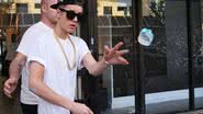 Imagem Revoltado: Justin Bieber atira garrafa de água em paparazzi