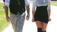 Imagem Britney Spears usa vestido curto e colado ao corpo para ir à igreja