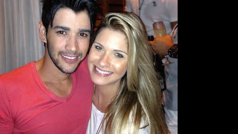 Imagem Gusttavo Lima posta foto ao lado da namorada