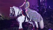 Imagem Paula Fernandes leva cavalo para o palco em show no Rio 