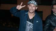 Imagem Neymar janta com amigos em restaurante em São Paulo