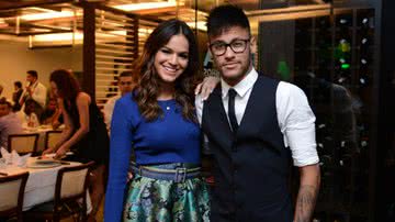 Imagem  Bruna Marquezine e Neymar assistem juntos ao último capítulo da novela