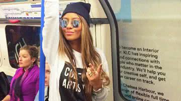 Imagem   Rafaella Santos pega metrô para ir à faculdade em Londres e é criticada