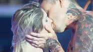 Imagem Bárbara Evans tasca beijo em Mateus Verdelho na "Fazenda"