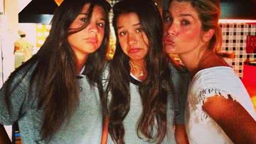 Imagem Flavia Alessandra leva filha emburrada para a escola