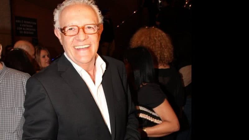 Imagem Ney Latorraca recebe alta de hospital