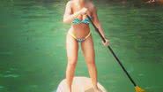 Imagem Jaque Khury posta foto praticando Stand Up Surf