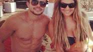 Imagem Ex-BBB Monique posta foto com barriguinha flácida