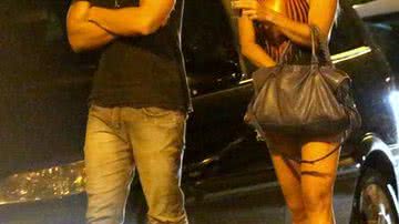 Imagem Danielle Winits e Jonatas Faro brigam na frente de escola do filho
