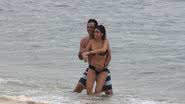Imagem Rodrigo Lombardi e Fernanda Paes Leme se beijam 