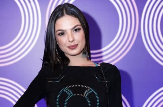 Imagem Isis Valverde perde a paciência com repórter e sai andando, diz colunista