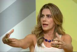 Imagem Maitê Proença diz que apresentação de Claudia Leitte foi "de quinta"