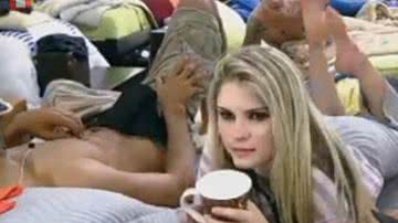 Imagem Bárbara Evans acha que engravidou de Mateus Verdelho em "A Fazenda"