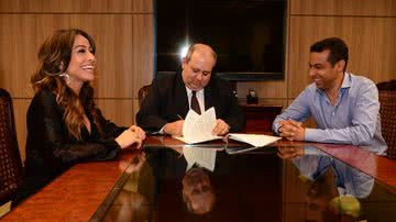 Imagem Oficial: Sabrina Sato assina com a Record