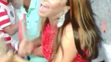 Imagem  É Viviane ou não é? tatuagem, presença em bar e detalhes polemizam caso