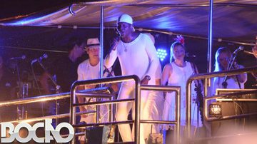 Imagem Vídeo: Tatau fez a festa com a torcida do Vitória na frente do Barradão