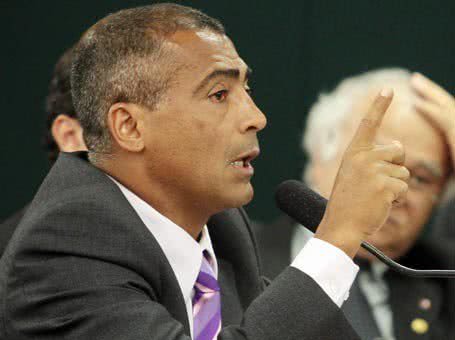Imagem Romário não acredita em título na Copa e chama Marin de “ladrão”