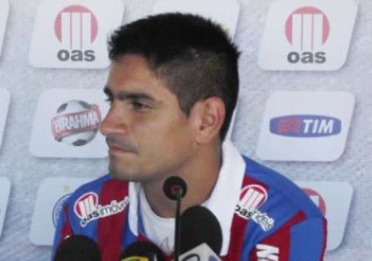 Imagem Emocionado, Rosales denuncia descaso do Bahia
