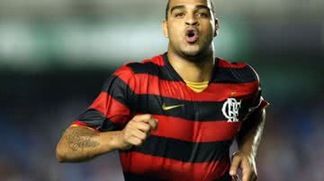 Imagem Imprensa carioca coloca Adriano, o Imperador, no Vitória