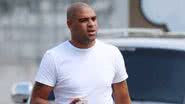 Imagem Adriano Imperador atropela gato e faz baderna no shopping