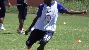 Imagem Adriano MJ é poupado em treino do Bahia e Marquinhos é observado