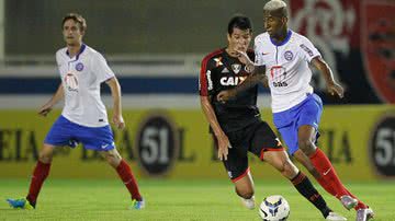 Imagem Talisca se culpa por empate e manda abraço para Ney Franco