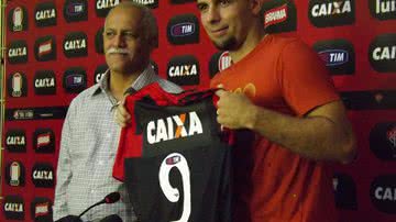 Imagem Presidente do Vitória revela possibilidade de retorno de André Lima