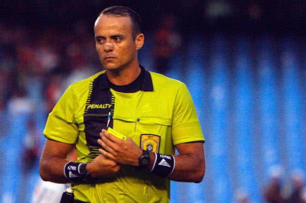 Imagem Árbitro pernambucano apita confronto entre Vitória e Feirense