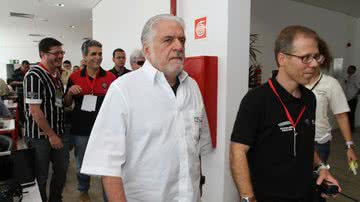 Imagem Governador Wagner comemora Arena, arrisca placar e revela projeto