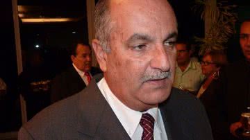 Imagem Em carta ao Conselho, Alexi Portela pede votos para Raimundo Vianna 