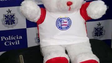 Imagem Manicure é presa com 10 kg de maconha e um urso de pelúcia