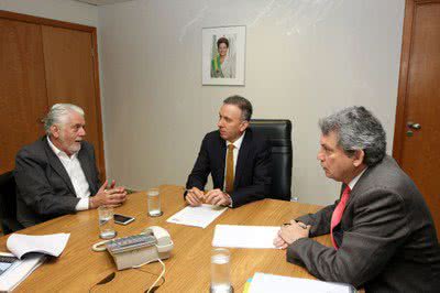 Imagem Governador e ministro acertam detalhes do metrô de Salvador
