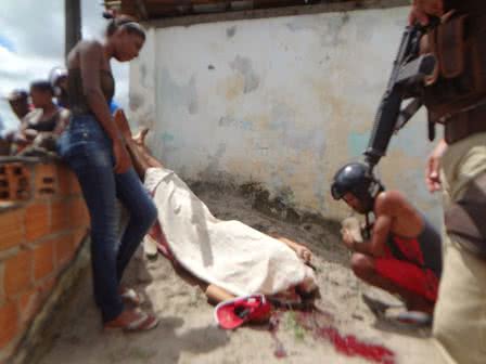 Imagem Feira: jovem é executado enquanto escutava música