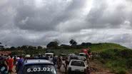 Imagem Moradores fecham a Via Parafuso